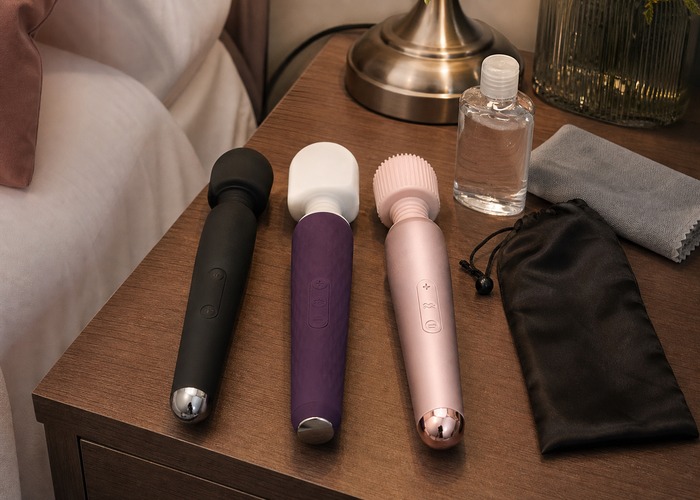 Tapping Vibrators guide product scene with rounded tapping head, flat tapping face, textured tapping head