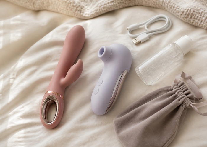 Best-Selling Toys guide product scene with best-selling toy, new-arrival toy, charging cable
