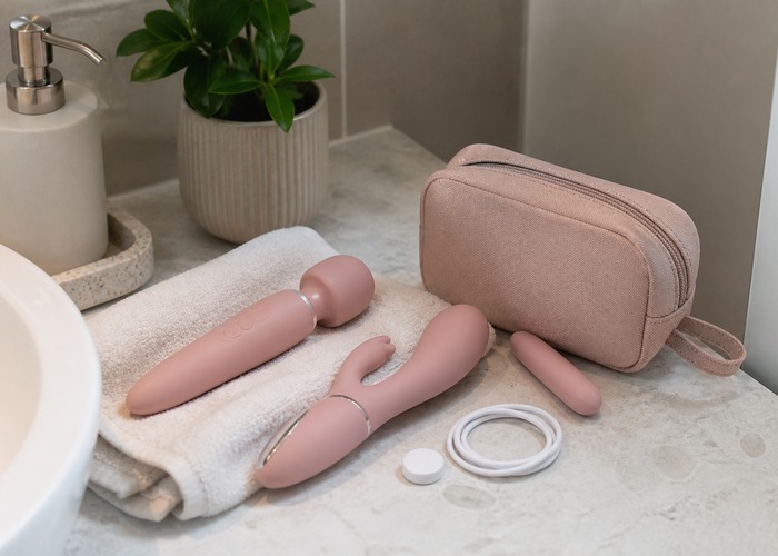 Best-Selling Toys guide product scene with best-selling toy, new-arrival toy, charging cable